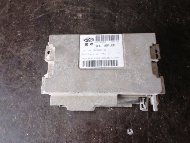 bontott FIAT PUNTO I Motorvezérlő