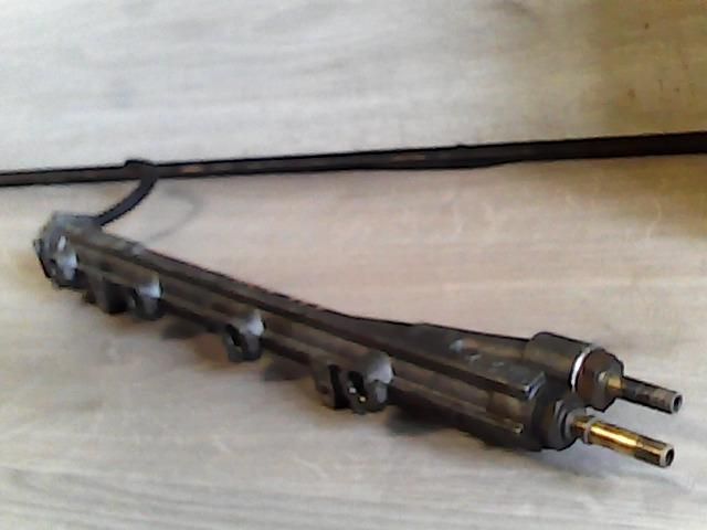 bontott FIAT PUNTO I Porlasztó Sor / Híd