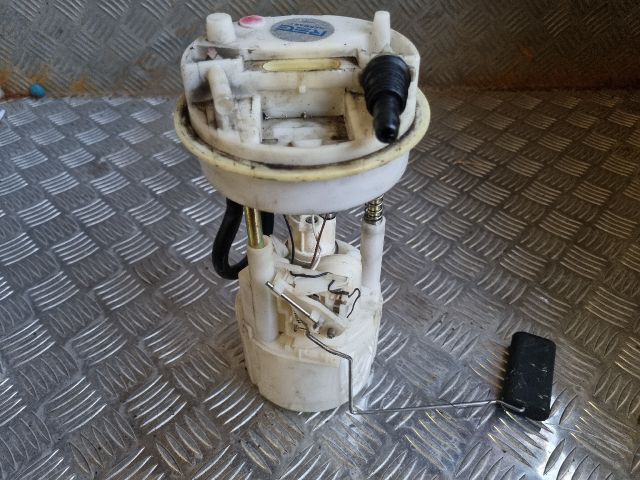 bontott FIAT PUNTO I Üzemanyag Szivattyú