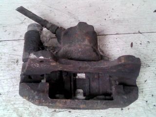 bontott FIAT PUNTO I Bal első Féknyereg Munkahengerrel