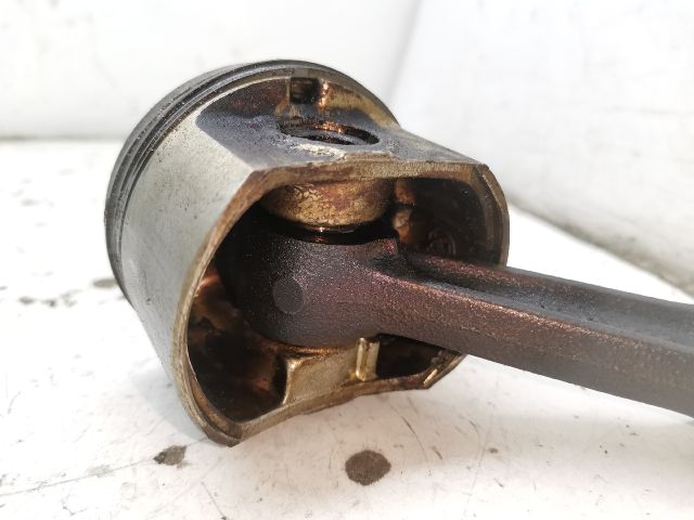 bontott FIAT PUNTO I Dugattyú és Hajtókar