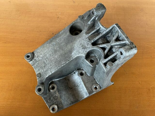 bontott FIAT PUNTO I Generátor Tartó Bak