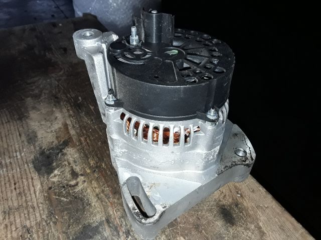 bontott FIAT PUNTO I Generátor