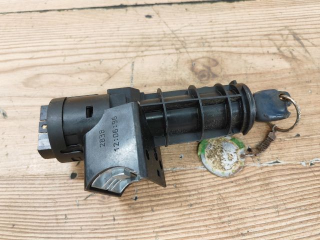 bontott FIAT PUNTO I Gyújtáskapcsoló Házzal