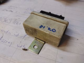 bontott FIAT PUNTO I Üzemanyag Szivattyú Relé