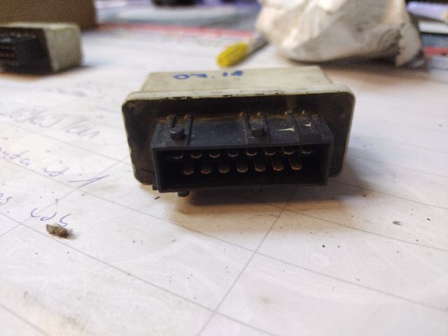 bontott FIAT PUNTO I Üzemanyag Szivattyú Relé