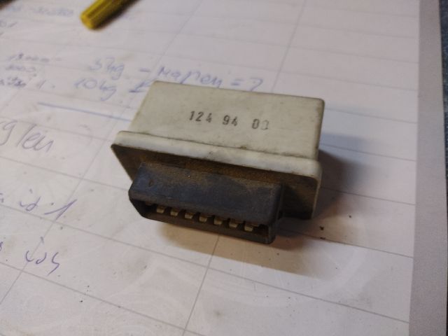 bontott FIAT PUNTO I Üzemanyag Szivattyú Relé