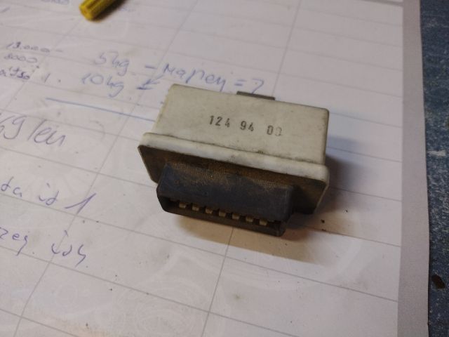 bontott FIAT PUNTO I Üzemanyag Szivattyú Relé