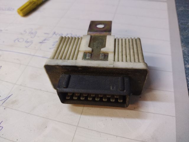 bontott FIAT PUNTO I Üzemanyag Szivattyú Relé