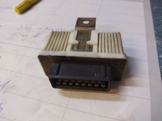 bontott FIAT PUNTO I Üzemanyag Szivattyú Relé