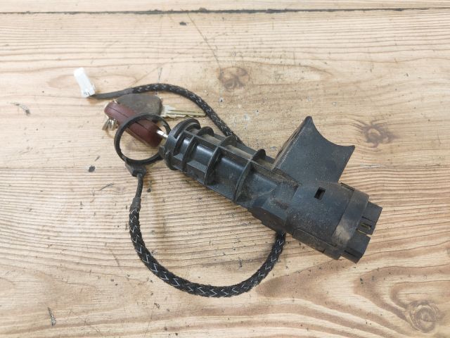 bontott FIAT PUNTO I Gyújtáskapcsoló Házzal