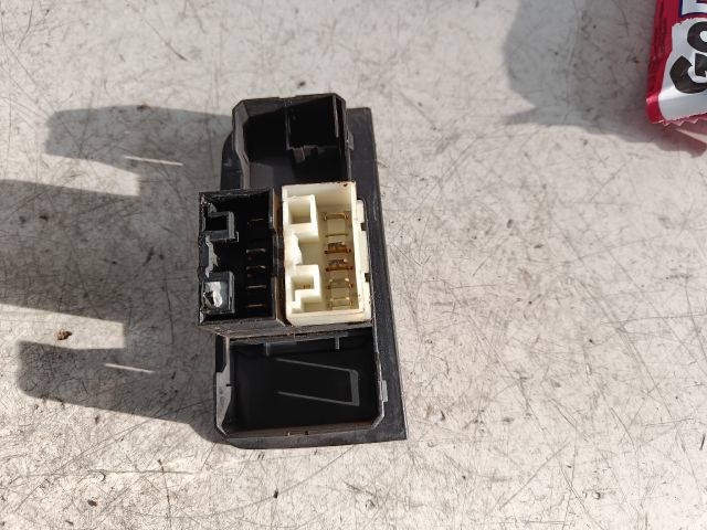 bontott FIAT PUNTO I Bal első Ablakemelő Kapcsoló