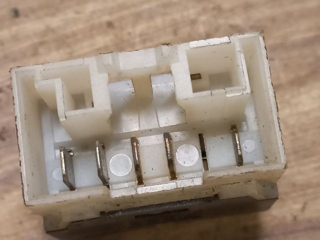 bontott FIAT PUNTO I Bal első Ablakemelő Kapcsoló