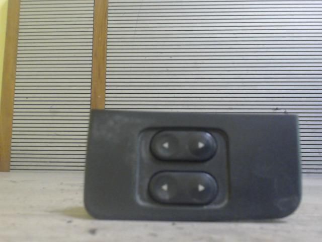 bontott FIAT PUNTO I Bal első Ablakemelő Kapcsoló