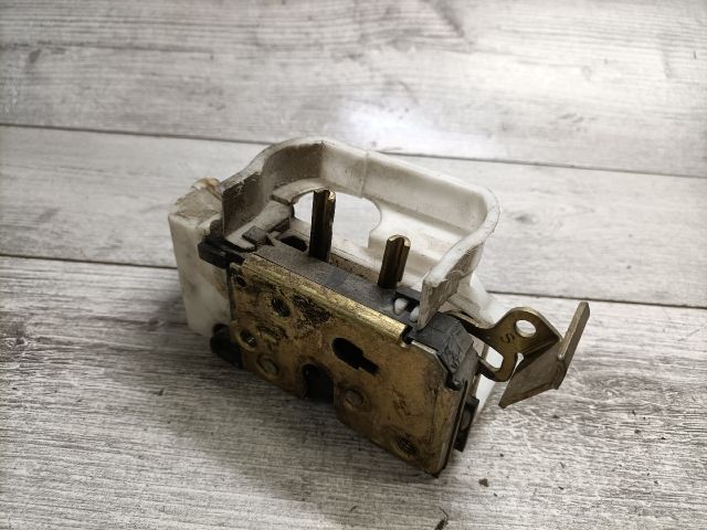 bontott FIAT PUNTO I Bal első Ajtózár