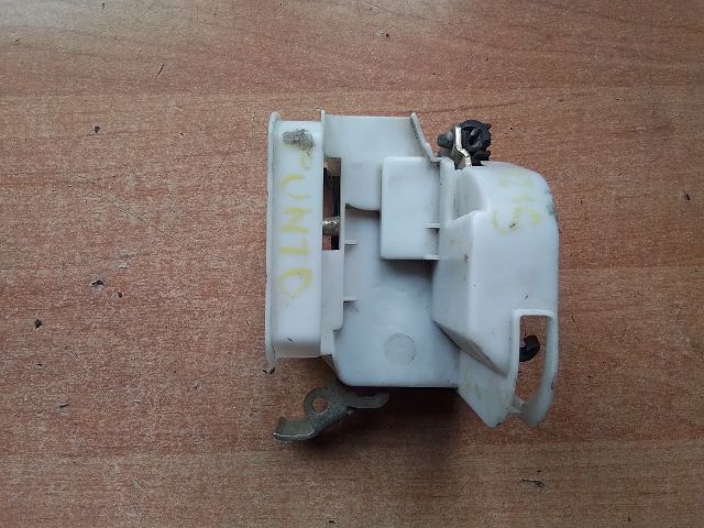 bontott FIAT PUNTO I Bal első Ajtózár