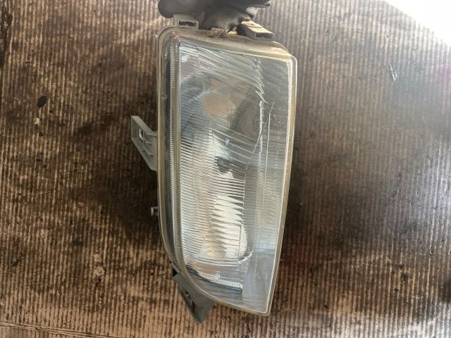 bontott FIAT PUNTO I Bal Fényszóró