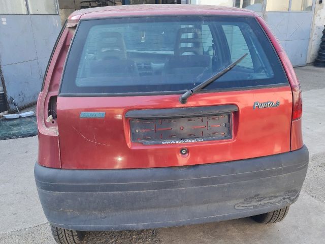 bontott FIAT PUNTO I Bal hátsó Ajtó (Üres lemez)