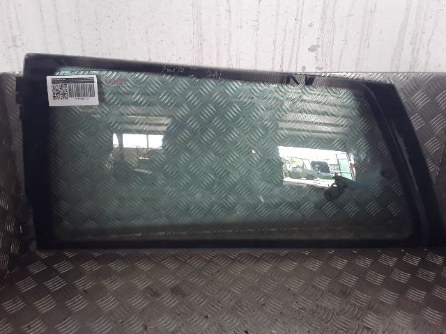 bontott FIAT PUNTO I Bal hátsó Fixüveg (Ajtóban)