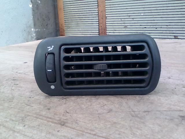 bontott FIAT PUNTO I Bal Szellőző