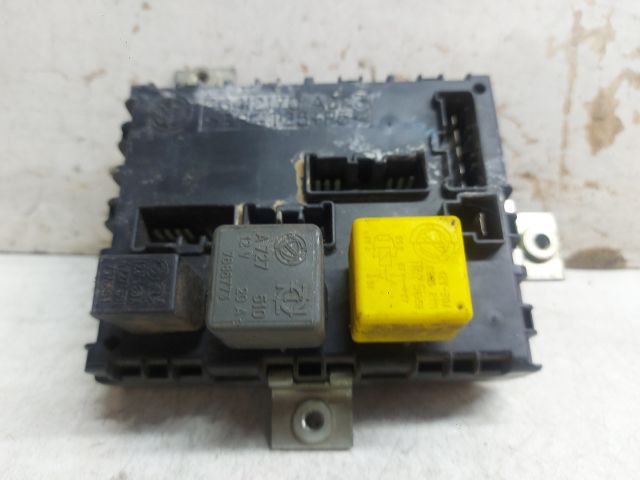 bontott FIAT PUNTO I Biztosítéktábla Utastér