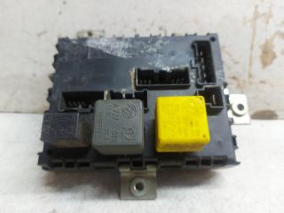 bontott FIAT PUNTO I Biztosítéktábla Utastér