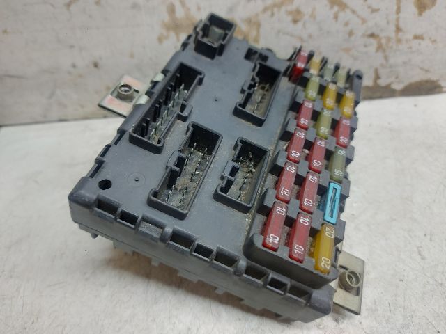 bontott FIAT PUNTO I Biztosítéktábla Utastér