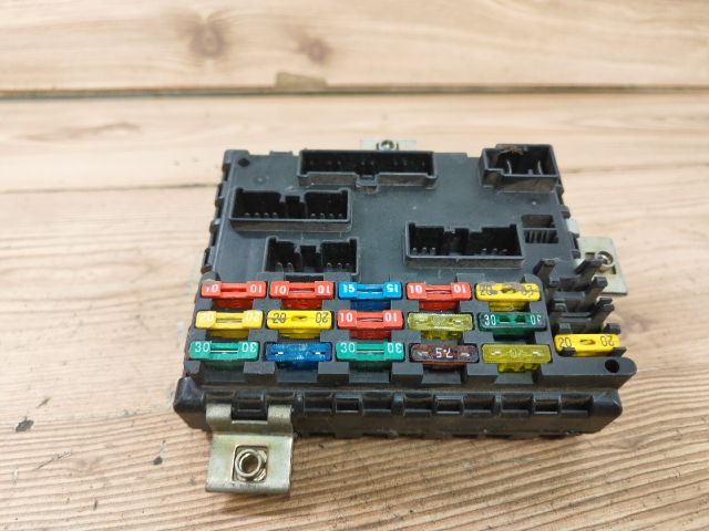 bontott FIAT PUNTO I Biztosítéktábla Utastér