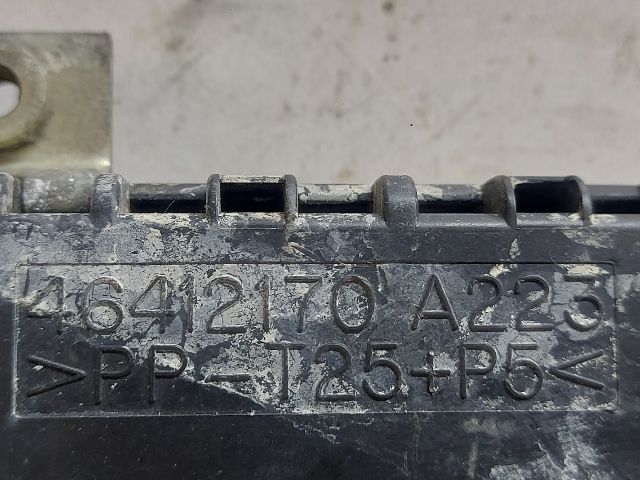 bontott FIAT PUNTO I Biztosítéktábla Utastér