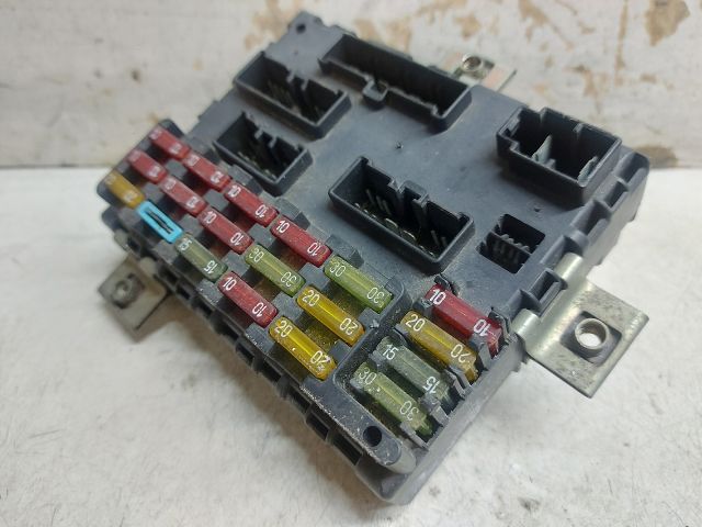 bontott FIAT PUNTO I Biztosítéktábla Utastér