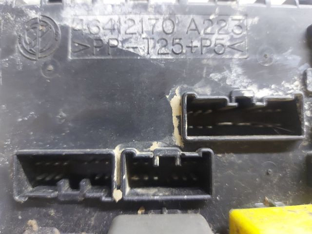 bontott FIAT PUNTO I Biztosítéktábla Utastér