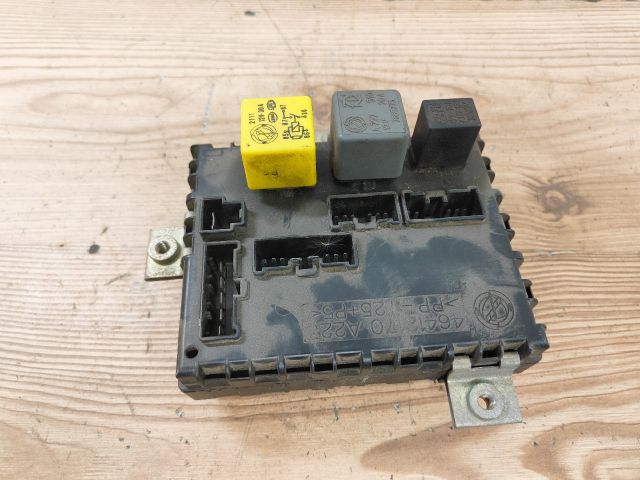 bontott FIAT PUNTO I Biztosítéktábla Utastér