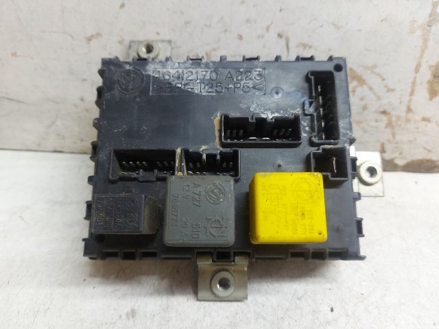 bontott FIAT PUNTO I Biztosítéktábla Utastér