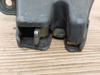 bontott FIAT PUNTO I Csomagtér Nyitó Kar / Gomb