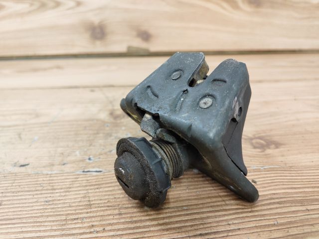 bontott FIAT PUNTO I Csomagtér Nyitó Kar / Gomb