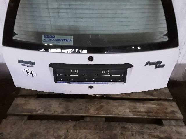 bontott FIAT PUNTO I Csomagtérajtó (Részeivel)