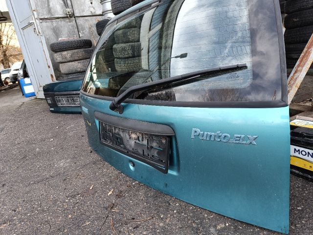 bontott FIAT PUNTO I Csomagtérajtó (Részeivel)