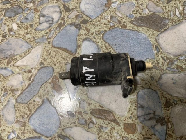 bontott FIAT PUNTO I Első Ablakmosó Szivattyú