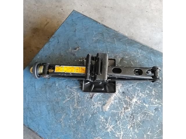 bontott FIAT PUNTO I Emelő