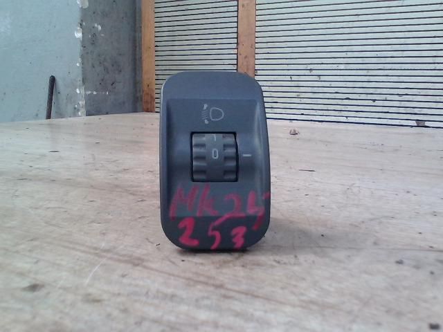 bontott FIAT PUNTO I Fényszórómagasság Állító Kapcsoló