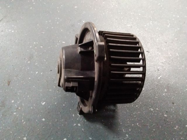 bontott FIAT PUNTO I Fűtőmotor (Klímás)