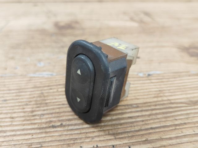 bontott FIAT PUNTO I Jobb első Ablakemelő Kapcsoló