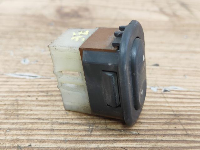 bontott FIAT PUNTO I Jobb első Ablakemelő Kapcsoló