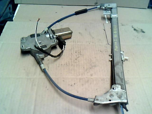 bontott FIAT PUNTO I Jobb első Ablakemelő Szerkezet (Elektromos)