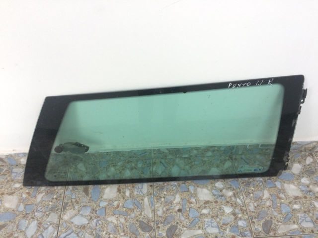 bontott FIAT PUNTO I Jobb hátsó Ablak