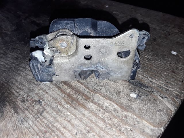 bontott FIAT PUNTO I Jobb hátsó Ajtózár