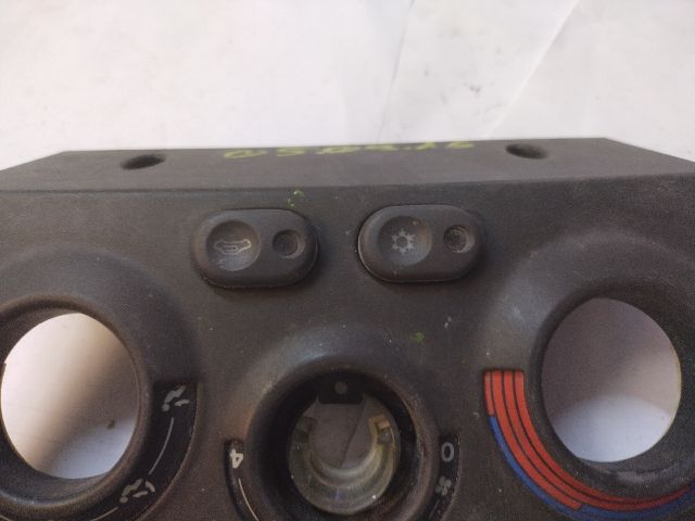 bontott FIAT PUNTO I Klíma Kapcsoló