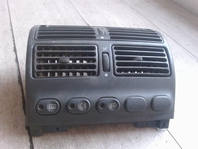 bontott FIAT PUNTO I Középső Szellőző