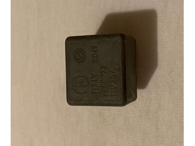 bontott FIAT PUNTO I Relé