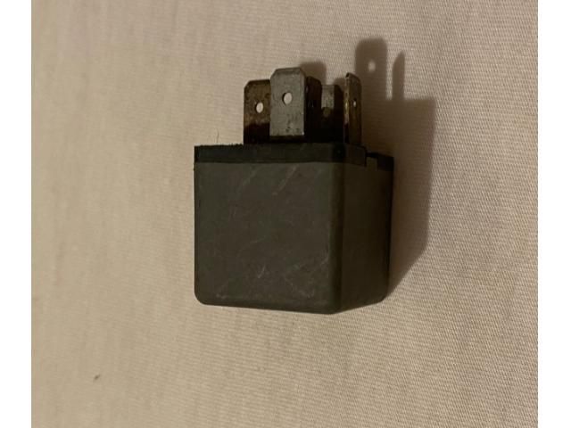 bontott FIAT PUNTO I Relé